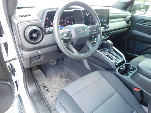 Used 2025 Chevrolet Colorado Trail Boss AWD/4WD image 18