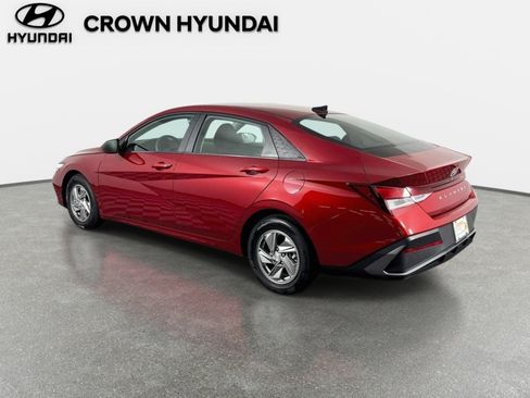 Certified 2026 Hyundai Elantra SE FWD image 7