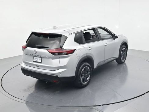 Used 2025 Nissan Rogue SV FWD image 39