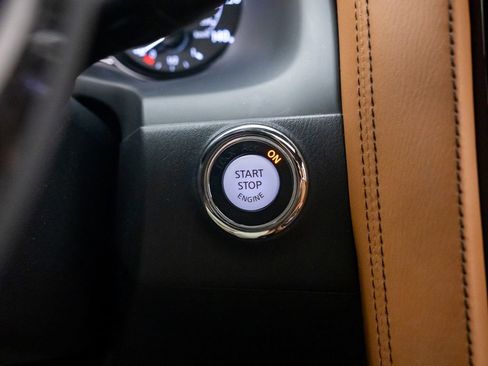 Used 2023 INFINITI QX80 Sensory w/ All-Season Package AWD/4WD image 23