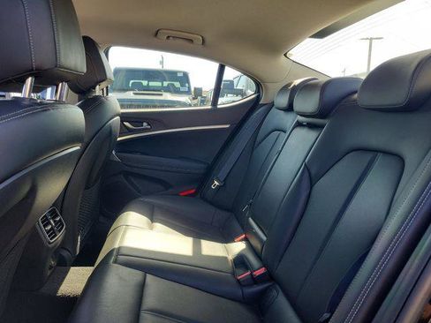 Used 2019 Genesis G70 2.0T Advanced RWD image 13