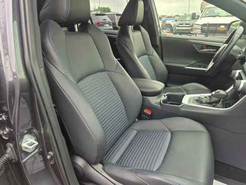 Used 2022 Toyota RAV4 XSE AWD/4WD image 36