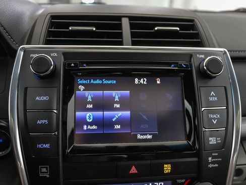 Used 2015 Toyota Camry XLE w/ Moonroof Package FWD image 16