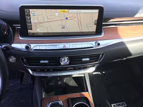 Used 2019 Kia K900 Luxury w/ VIP Package image 13