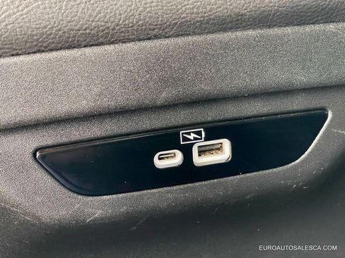 Used 2021 Chrysler Pacifica Touring-L image 43