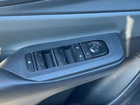 Used 2024 Toyota Prius LE image 15