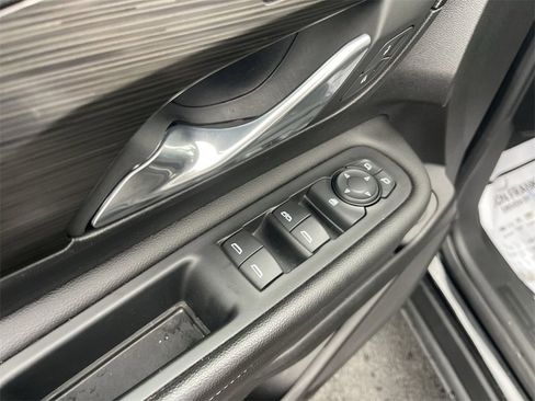 Used 2023 GMC Terrain SLT image 19