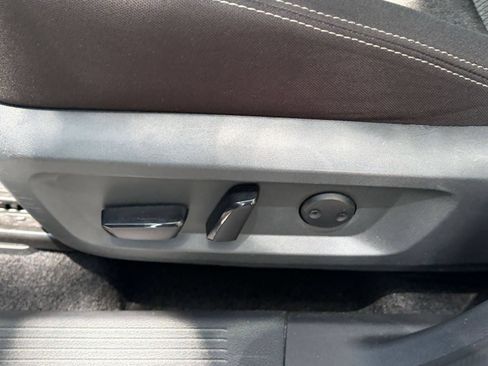 Used 2025 Nissan Rogue SV FWD image 23