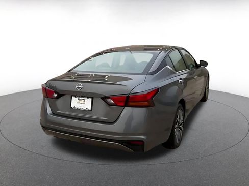 Used 2025 Nissan Altima 2.5 SV image 14