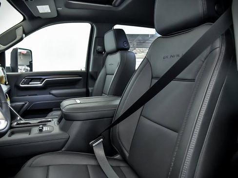 New 2025 GMC Sierra 2500 Denali w/ Denali Reserve Package image 8