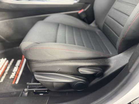 Used 2024 Dodge Hornet GT image 11