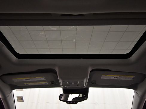 Used 2018 Chevrolet Trax Premier w/ Midnight Edition FWD image 16