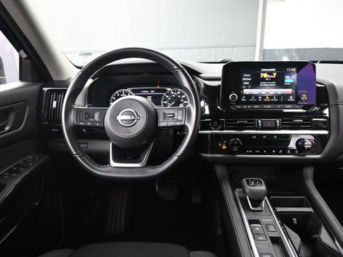 Used 2025 Nissan Pathfinder SV FWD image 12