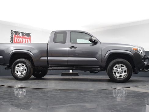Used 2022 Toyota Tacoma SR image 30