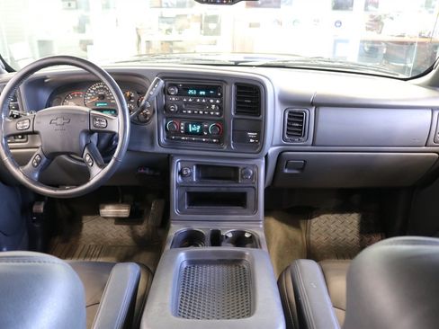 Used 2004 Chevrolet Silverado 2500 LT w/ Skid Plate Package AWD/4WD image 19