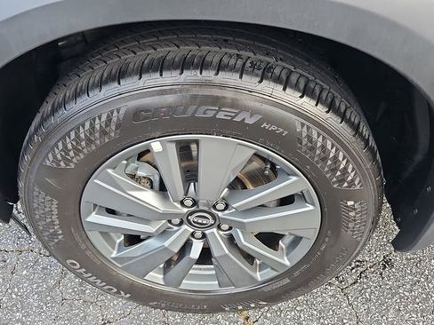 Used 2025 Nissan Pathfinder SV image 10