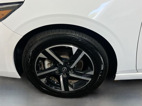 Used 2024 Nissan Sentra SV FWD image 13