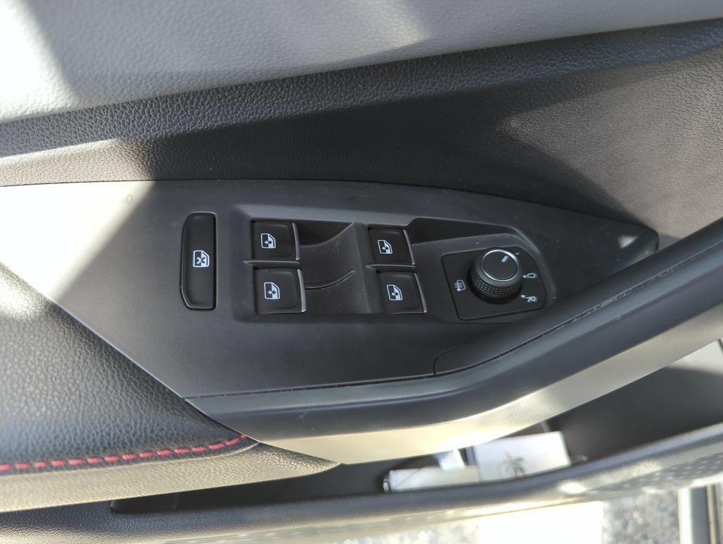 Used 2025 Volkswagen Jetta GLI Autobahn FWD image 30