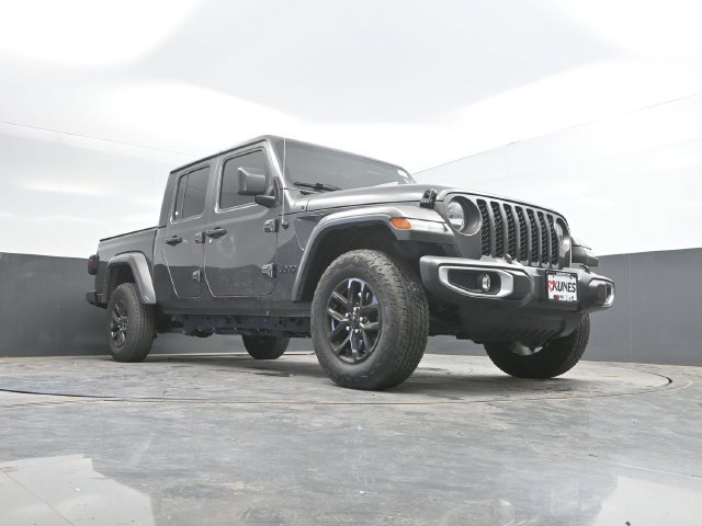 Used 2023 Jeep Gladiator Sport AWD/4WD image 47
