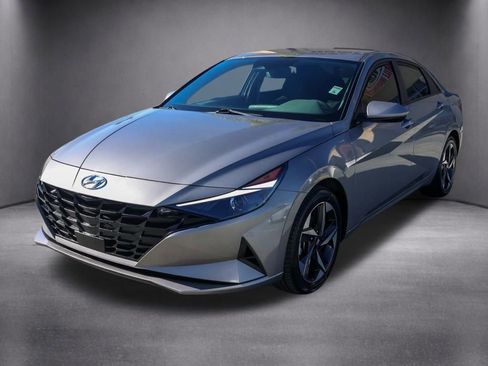 Used 2023 Hyundai Elantra SEL w/ Convenience Package image 8