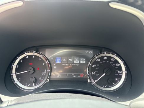 Used 2025 Toyota Highlander XLE FWD image 22