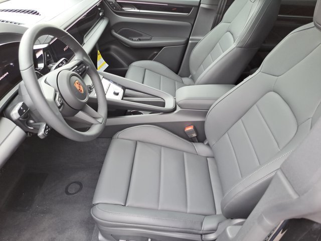 Used 2026 Porsche Macan Electric RWD image 22