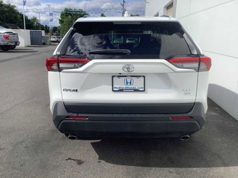 Used 2025 Toyota RAV4 XLE AWD/4WD image 5