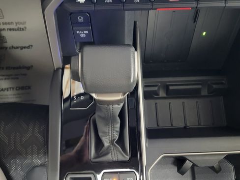 Used 2024 Toyota Tundra Limited image 19