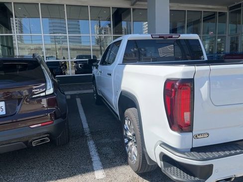Used 2024 GMC Sierra 1500 Denali w/ Denali Reserve Package AWD/4WD image 3