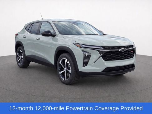 Used 2024 Chevrolet Trax RS FWD image 2