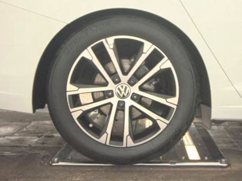 Used 2023 Volkswagen Jetta Sport image 25