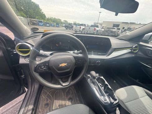 Used 2026 Chevrolet Trax LT FWD image 10
