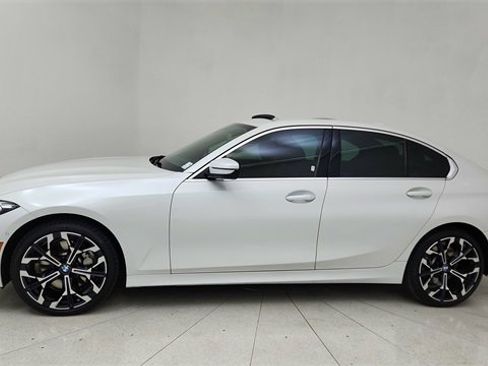 Used 2025 BMW 330i xDrive Sedan image 3