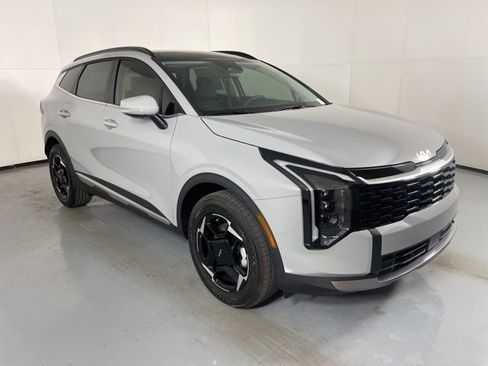 New 2026 Kia Sportage EX w/ EX Panorama Roof Package image 2