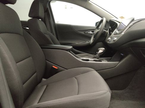 Used 2025 Chevrolet Malibu LS FWD image 21