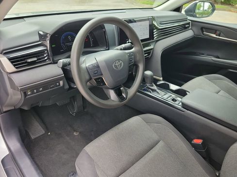 Used 2025 Toyota Camry LE FWD image 15