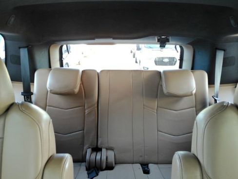 Used 2019 Cadillac Escalade Platinum image 37