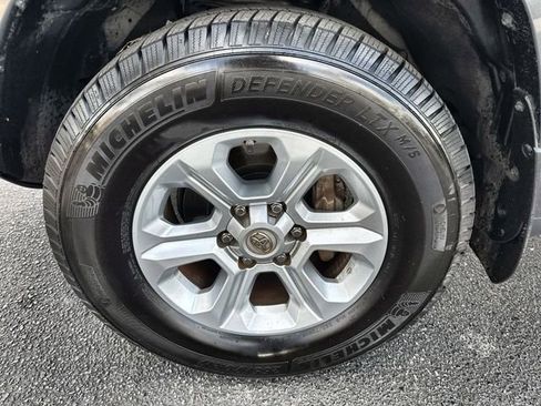 Used 2017 Toyota 4Runner SR5 image 18