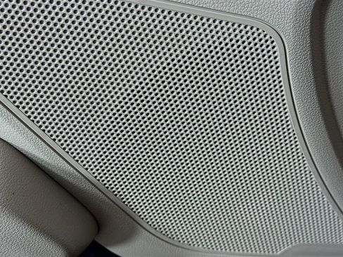 Used 2020 Hyundai Elantra SE w/ Winter Weather Package image 21