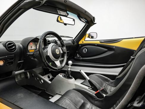 Used 2005 Lotus Elise RWD image 48