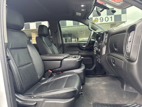 Used 2021 Chevrolet Silverado 2500 Custom w/ Custom Value Package image 26