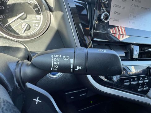 Certified 2021 Toyota Camry SE image 41