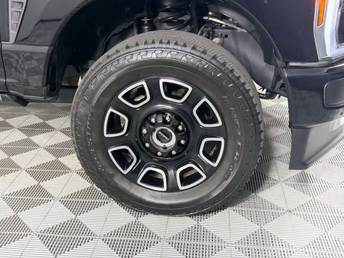 Used 2025 Ford F350 Platinum image 12