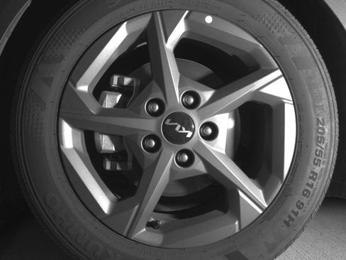 Used 2025 Kia K4 LXS image 12