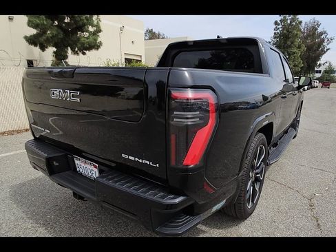 Used 2025 GMC Sierra EV Denali AWD/4WD image 5