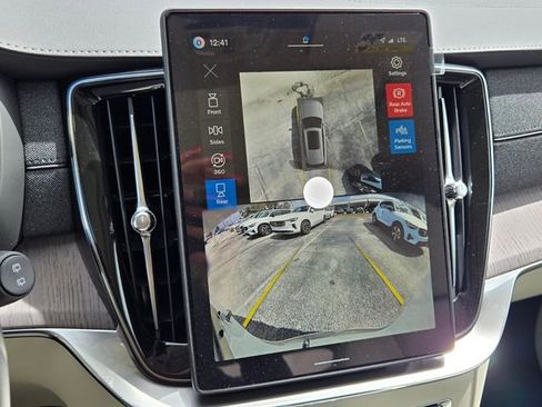 New 2026 Volvo XC90 T8 Ultra w/ Protection Package Premier image 21