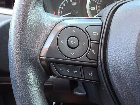 Used 2022 Toyota Corolla LE image 30