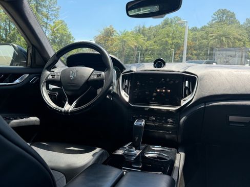 Used 2022 Maserati Ghibli Modena RWD image 4