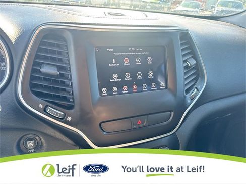 Used 2019 Jeep Cherokee Latitude Plus image 16