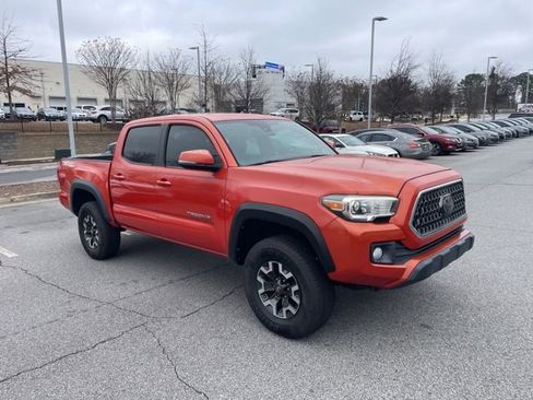 Used 2018 Toyota Tacoma TRD Off-Road w/ Technology Package image 1